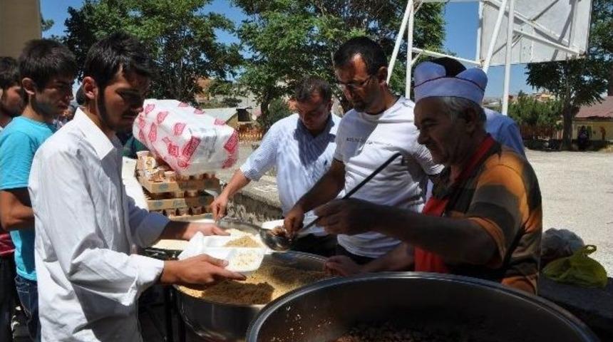 Suşehri İmam Hatip Mezunları Pilav G&uuml;n&uuml; D&uuml;zenledi