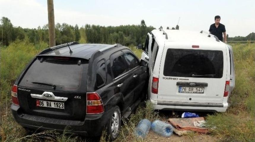 Ak Parti Milletvekilleri Trafik Kazası Ge&ccedil;irdi