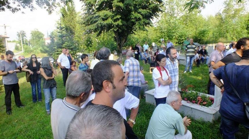 Tiyatro Ve Sinema Sanat&ccedil;ısı Baltacı, Toprağa Verildi