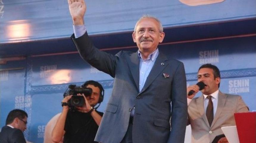 Kılı&ccedil;daroğlu: "cumhurbaşkanının B&uuml;t&uuml;n Siyasi Partilere Eşit Mesafede Olması Lazım"