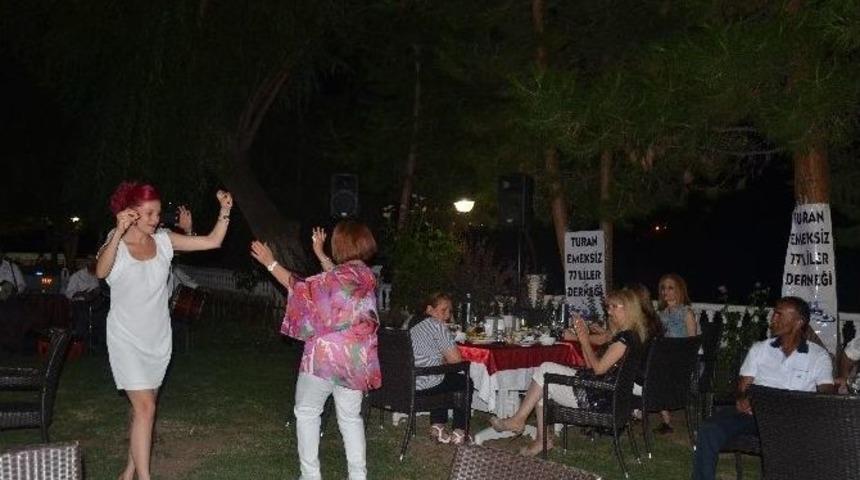 Turan Emeksiz Lisesi 77&rsquo;liler Derneği Gecesi İlgi G&ouml;rd&uuml;