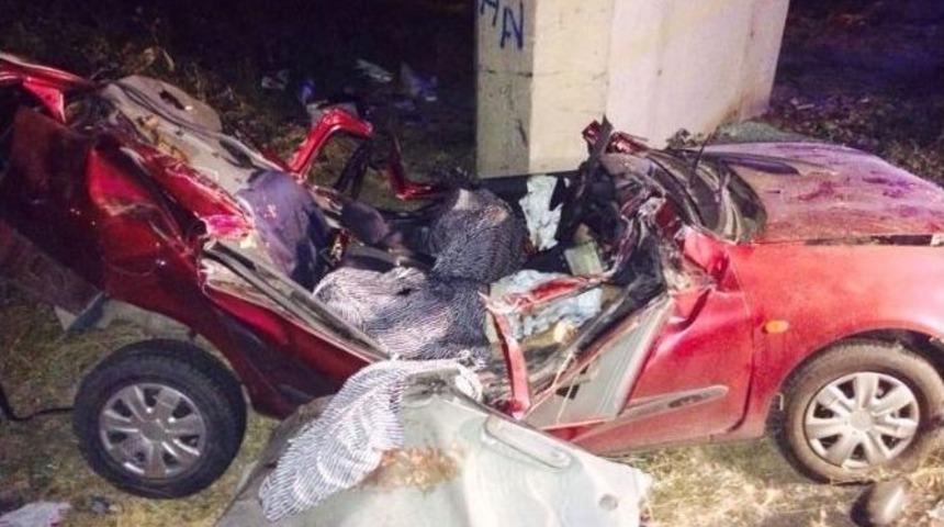 Balıkesir'de Kaza: 2 &Ouml;l&uuml;