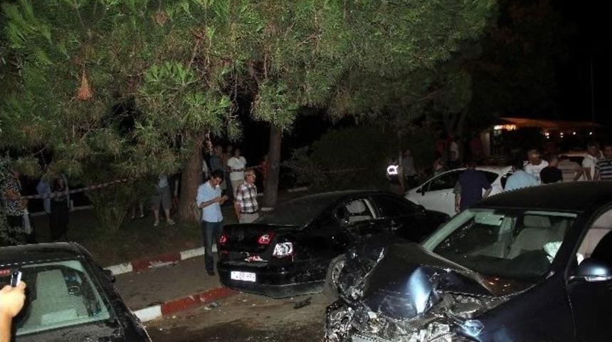 &Ouml;nce Yayalara Ardından Duran Ara&ccedil;lara &Ccedil;arptı: 4 Yaralı