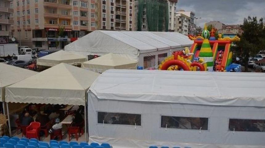 Kent Meydanı 4 Ay Sonra Boşaltıldı