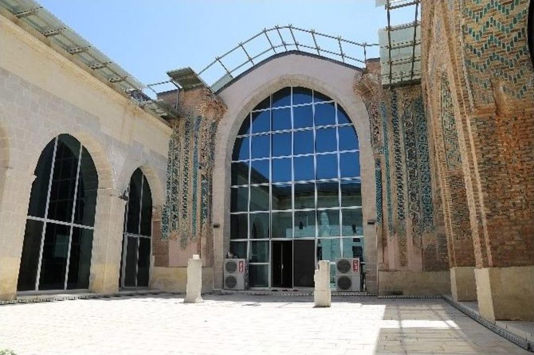 Battalgazi Ulu Cami'nin Mimarisi Anadolu'da Tek Ve İlk