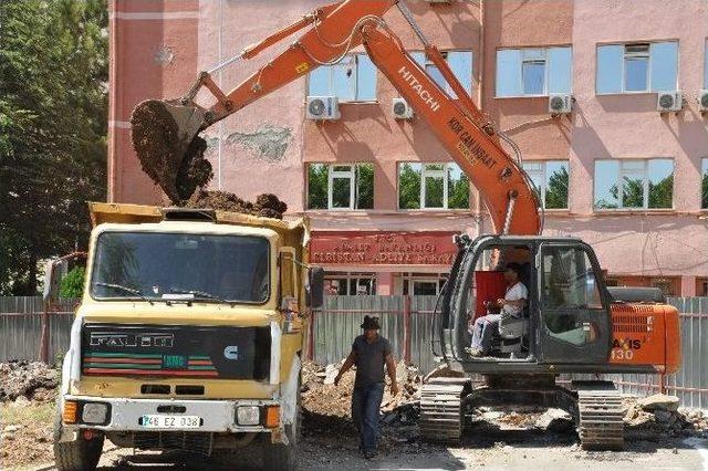 Elbistan'da Prestij Proje İçin İlk Kazma Vuruldu