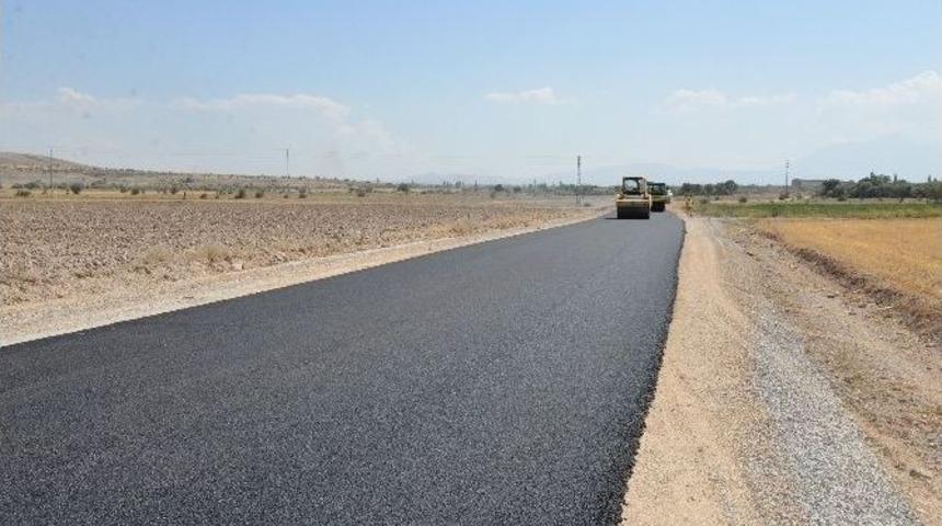 Ağırnas B&ouml;lgesinde Yol Ve Asfalt &Ccedil;alışması