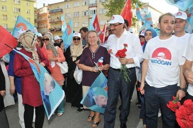 Cumhurbaşkanı Adayı Erdoğan İçin Sevgi Yürüyüşü