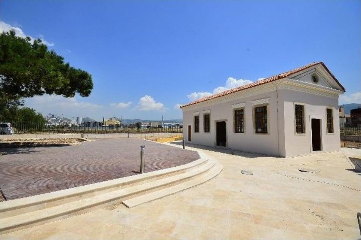 İzmir B&uuml;y&uuml;kşehir Belediyesi Kilise Restore Etti