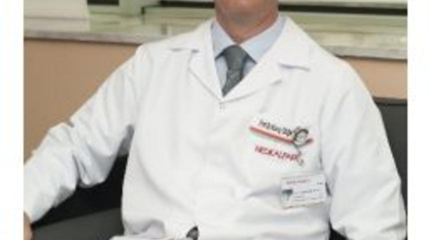 Silikon Ameliyatı Olan Annenin Emzirme Engeli Yok