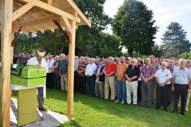 Ünlü Oyuncu Baltacı Sapanca’da Toprağa Verildi