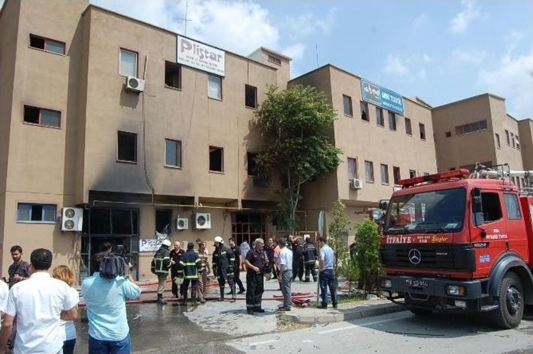 Bursa'da Tekstil Fabrikası'nda Yangın Ve Patlama: 5 Yaralı