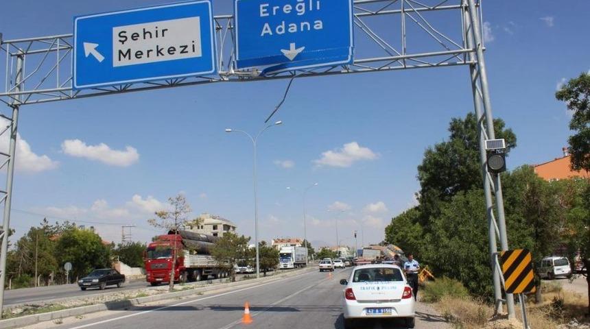 Konya'da Iş Makinesi, Kamyon Kasasından D&uuml;şt&uuml;