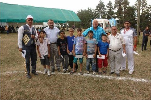 Aros Ve Harguvar Yaylaları Şenlendi