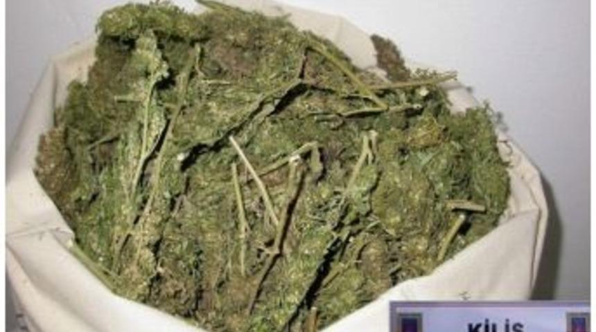 Sınırda 19 Kilo Esrar Ele Ge&ccedil;irildi