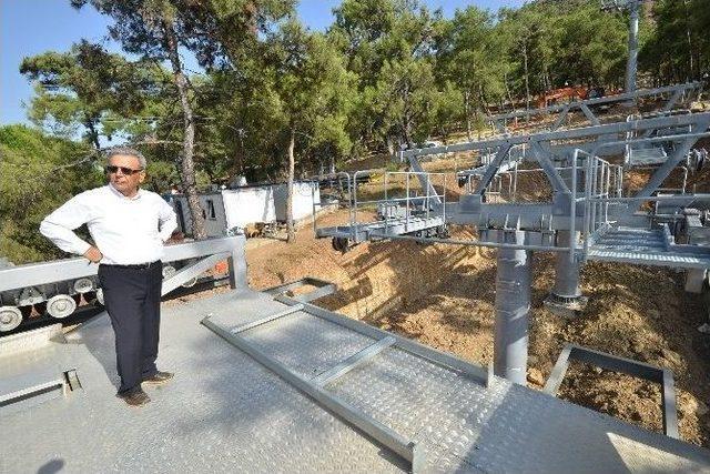 İzmir Teleferiği'nin 6 Ana Direği Dikildi