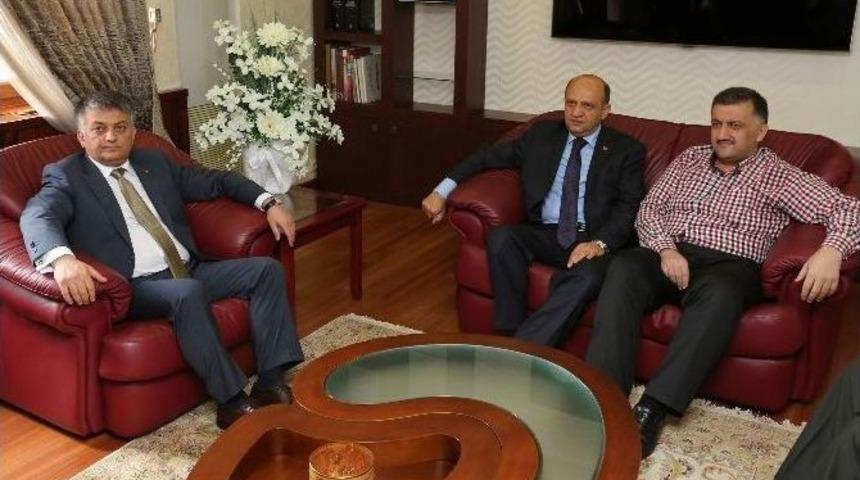 Bakan Işık Rize&rsquo;de