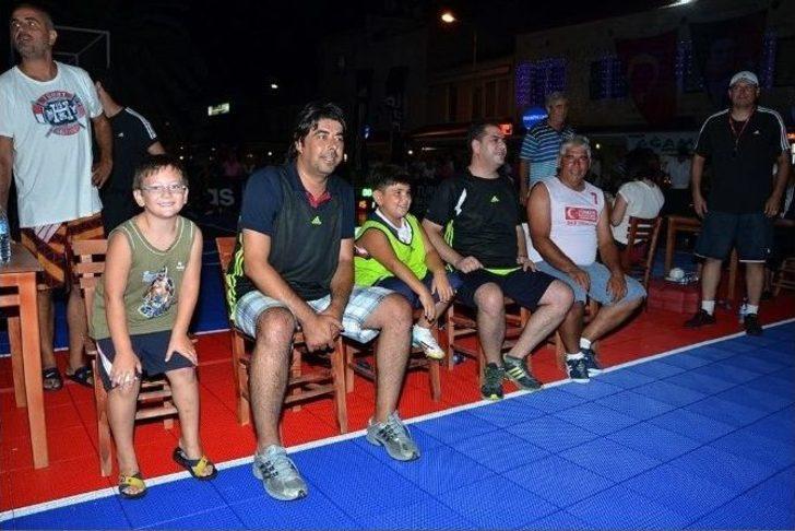 Foça'daki Basketbol Şöleninde Muhteşem Final G4