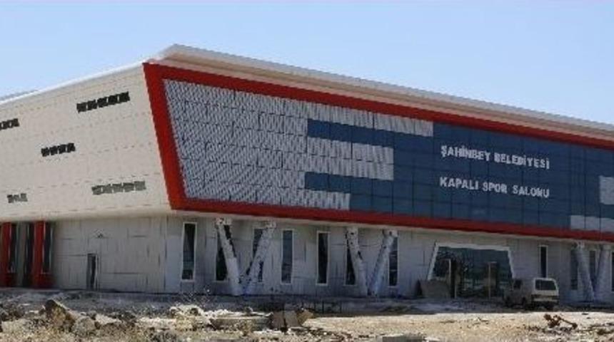 Başkan Tahmazoğlu, "akkent Spor Salonu Bu Ay Hizmete Girecek"
