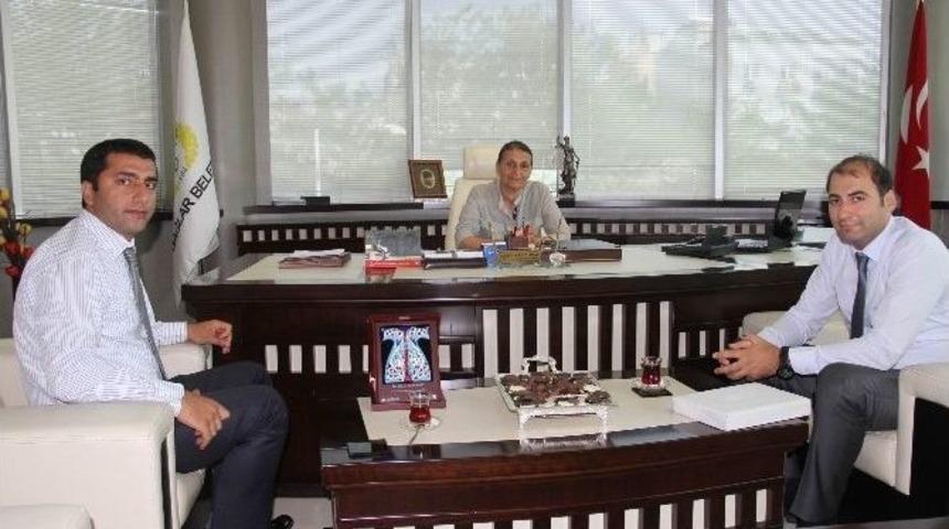 Denizbank&rsquo;tan Bağlar Belediyesi&rsquo;ne Plaket