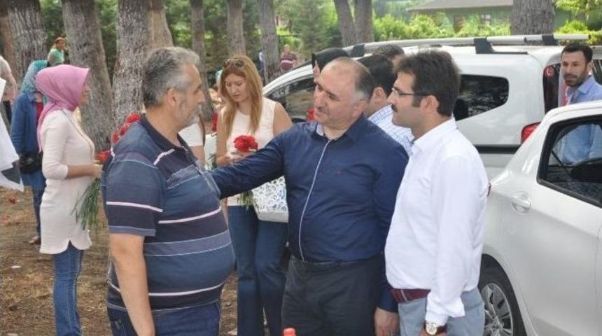 Ak Partililer Cumhurbaşkanlığı Se&ccedil;imi İ&ccedil;in Piknik&ccedil;ilerden Destek İstedi