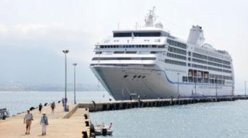 &Ccedil;oğu Amerikalı Turist Deniz Yoluyla Alanya&rsquo;ya Geldi
