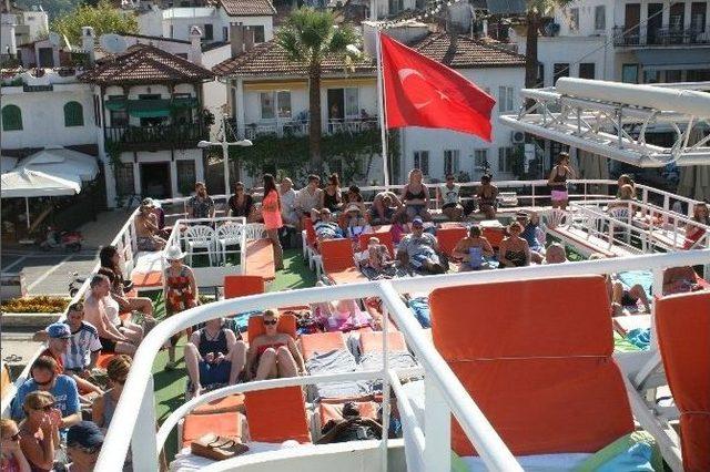 Marmaris’te Tekne Turları İlgi Görüyor