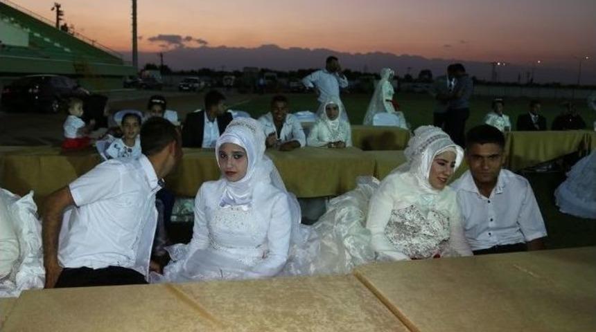 Reyhanlı'da 90 &Ccedil;ift D&uuml;nya Evine Girdi