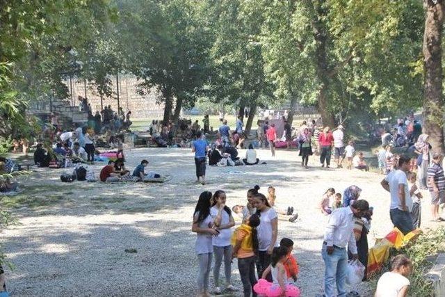 Vatandaşlar Hafta Sonu Piknik Alanlarını Doldurdu