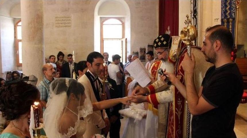 Adıyaman&rsquo;da Kilisede Nikah Kıyıldı