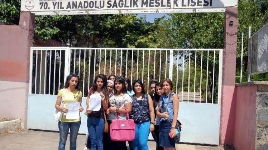 Okulun Hatası &Ouml;ğrencileri Mağdur Etti