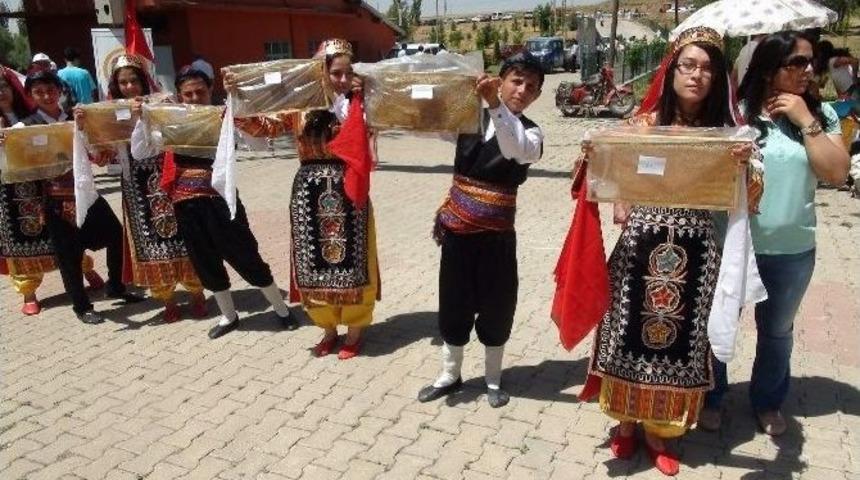 &Ccedil;ayıralan 6. K&uuml;lt&uuml;r Ve Bal Festivali D&uuml;zenlendi