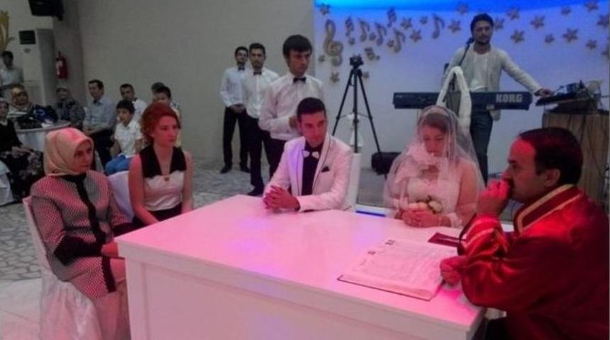 &Ccedil;elik Nikah Şahidi Oldu