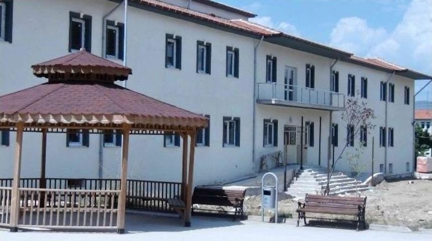 Vakıftan &Ouml;ğrenciler İ&ccedil;in Otel Konforunda Depreme Dayanıklı Yurt Binası