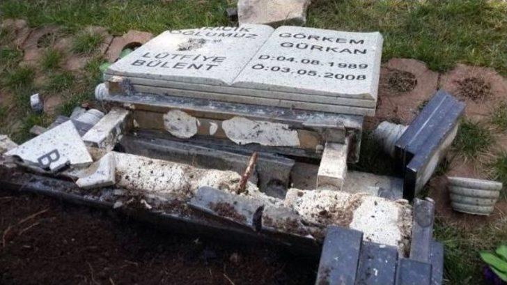 Şampiyonun Mezarı Üçüncü Kez Tahrip Edildi G2