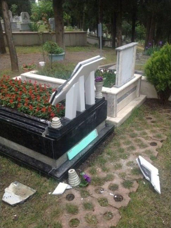 Şampiyonun Mezarı Üçüncü Kez Tahrip Edildi G3