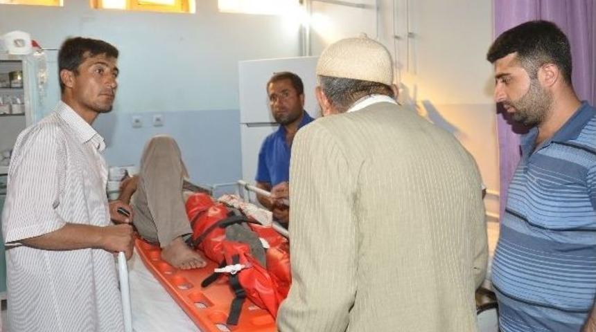 Tatvan&rsquo;da Trafik Kazası: 1 &Ouml;l&uuml;, 3 Yaralı