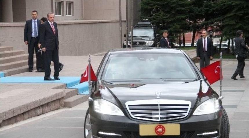 Cumhurbaşkanı G&uuml;l, Başbakan Erdoğan'a Veda Etti