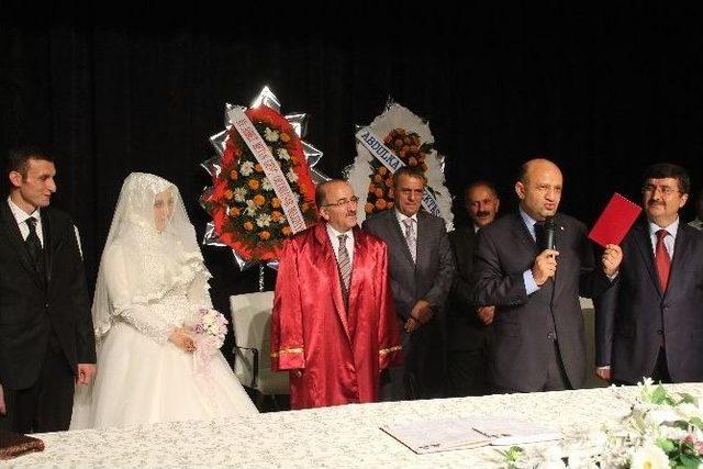 Bakan Işık Nikah Şahidi Oldu