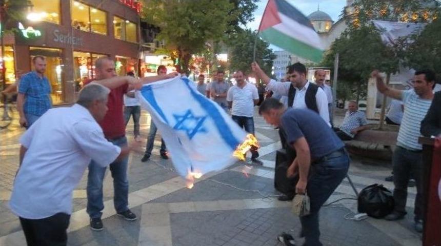 Malatya&rsquo;da İsrail Bayrağı Yakıldı