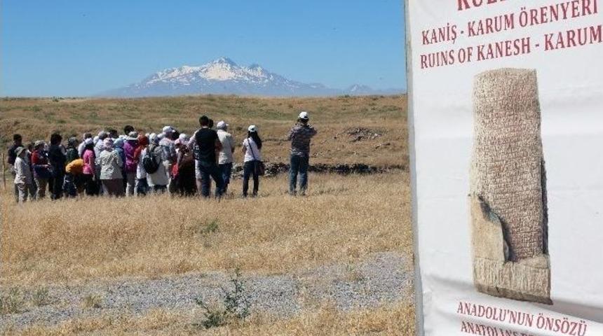 Tarihe Yolculuk Başlıyor