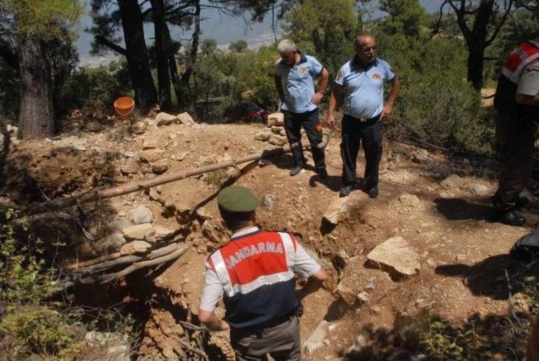 Define Uğruna Canlarından Oluyorlardı