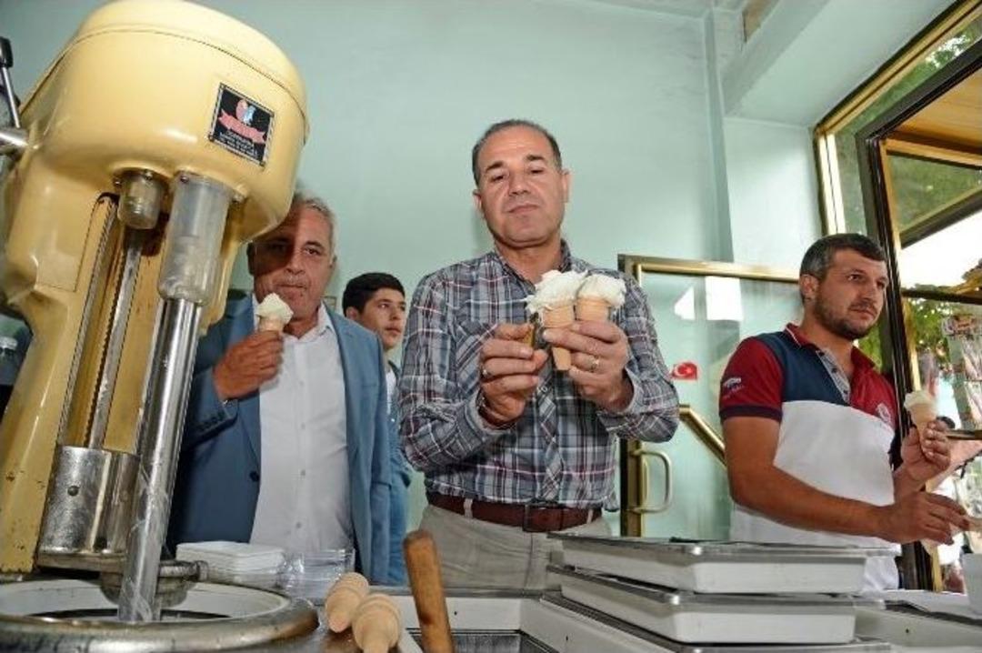 Feke&rsquo;de Su Sevinci