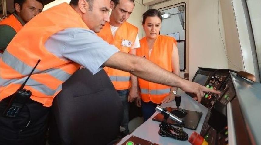 İzmir'de Tren S&uuml;r&uuml;c&uuml;l&uuml;ğ&uuml; Eğitimi Başladı
