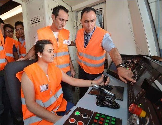 İzmir'de Tren Sürücülüğü Eğitimi Başladı