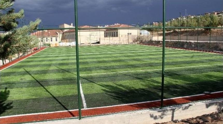 Suşehri&rsquo;ne Sentetik &Ccedil;im Saha Yapıldı