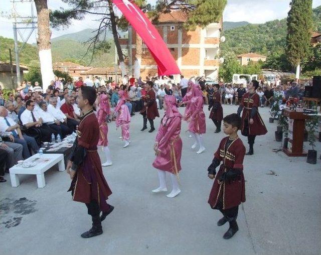 11'inci Şenköy Kızılcık Şenlikleri Renkli Görüntülere Sahne Oldu