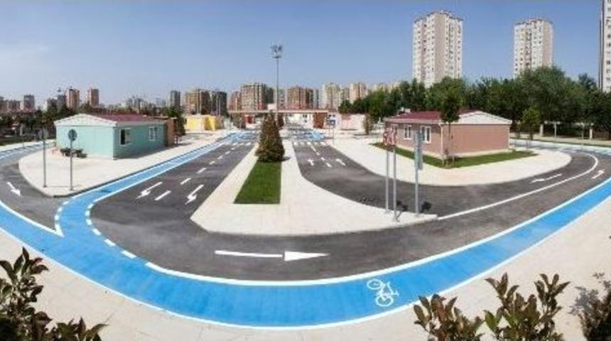 Küçükçekmeceli Minikler Trafik Kurallarını Eğlenerek Öğrenecek