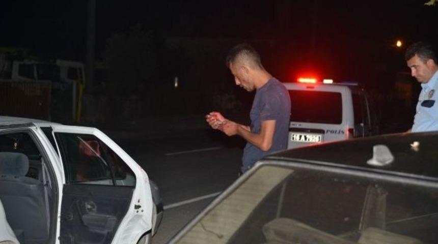 Otomobil Yoldan Çıkıp Ağaca Çarptı