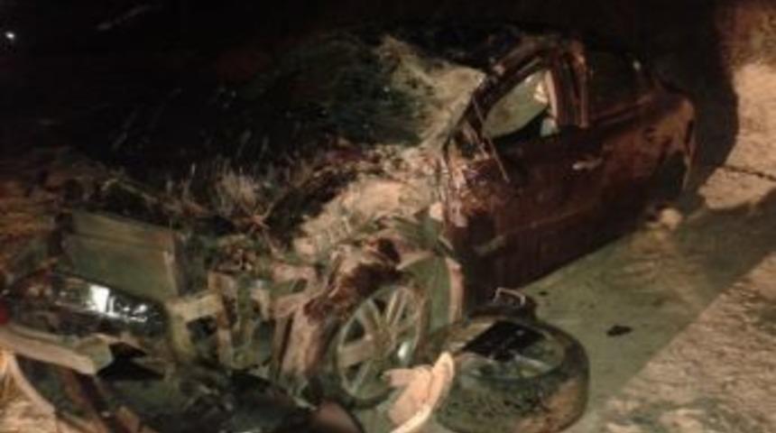 Hurdaya D&ouml;nen Ara&ccedil;tan Yaralı Olarak Kurtarıldı